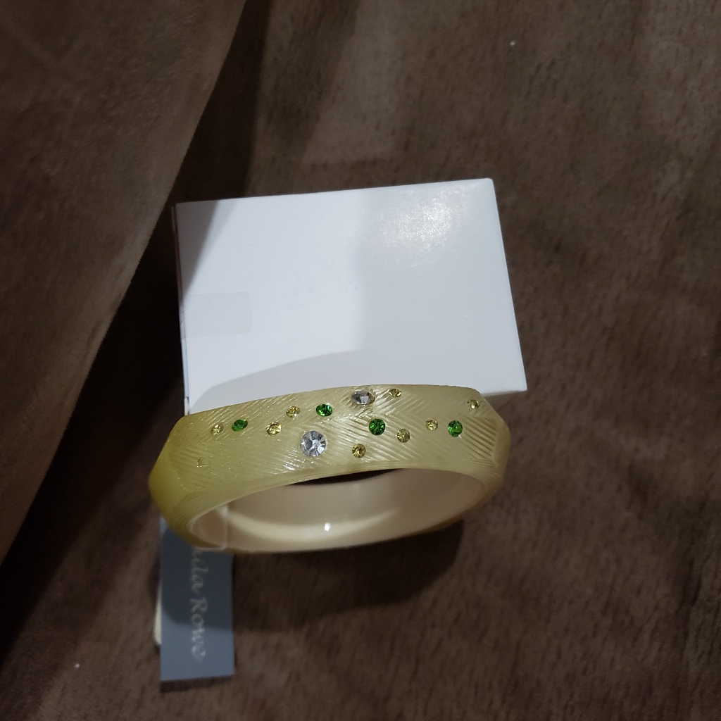 Laila Rowe Boutique Woman GreenGold Rhinestone Bangle Nwt 15$